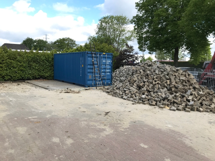 VST PARAAT CONTAINER VERPLAATSEN